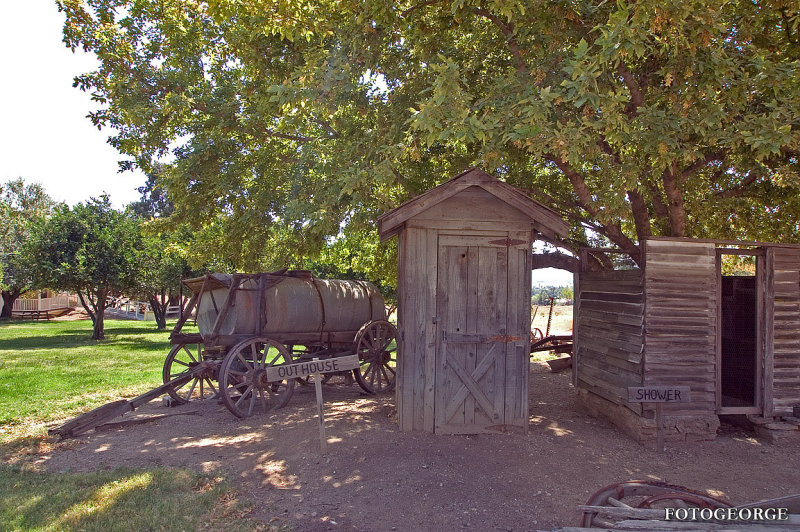 Gilman-Ranch-Outhouse0006.jpg