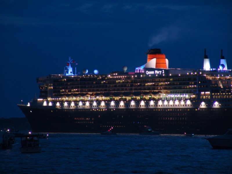 QM2 01056