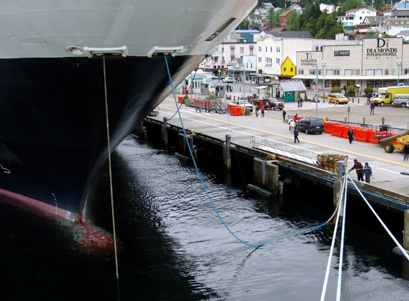Statendam Tying Up