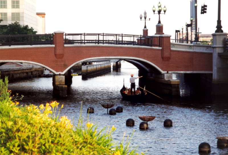 College St Bridge