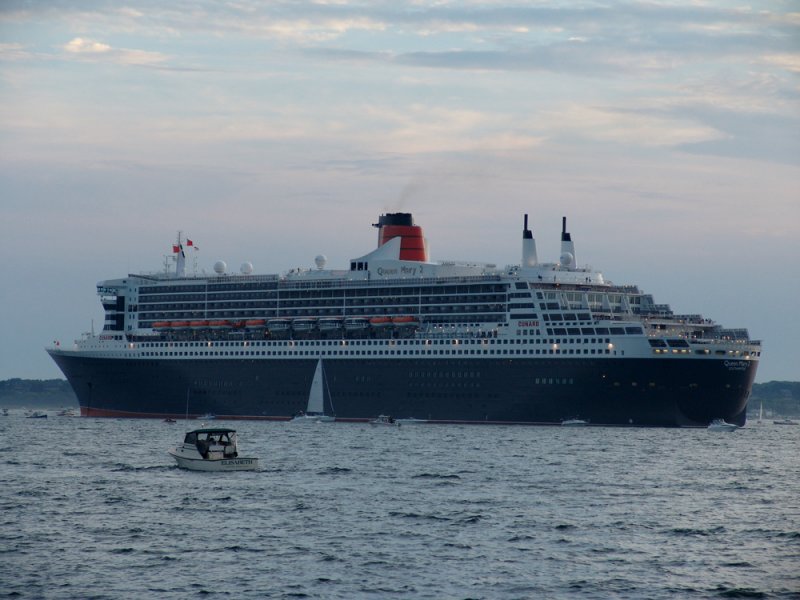 QM2 01002