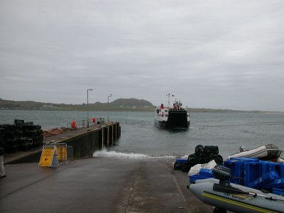 Ferry approaching Fionnphort
