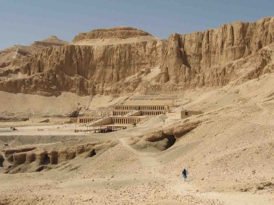 Hiking to Temple of Hatshepsut