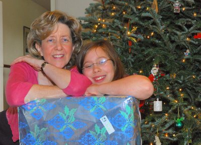 pbase Carol and Fran on December 25 2006.jpg