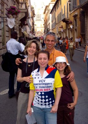 pbase Family shot at Spanish Steps June 24 R1010699.jpg