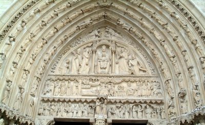 Notre Dame  entrance.jpg