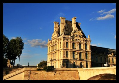 Museo del Louvre desde el Sena