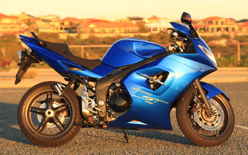 Triumph Sprint ST 1050