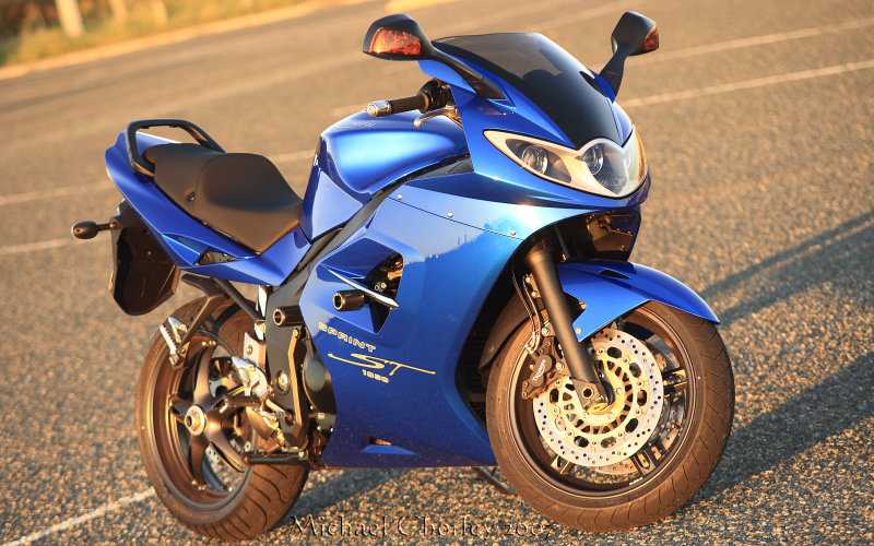 Triumph Sprint ST 1050