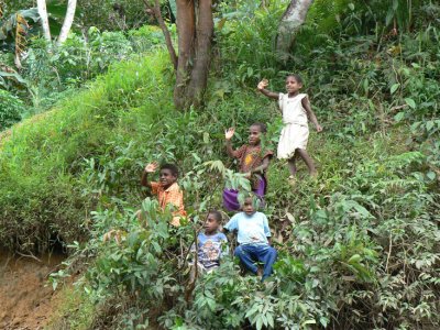 Kids along the Fly river