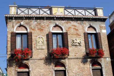 Typical Palace Facade in Venice 2.jpg