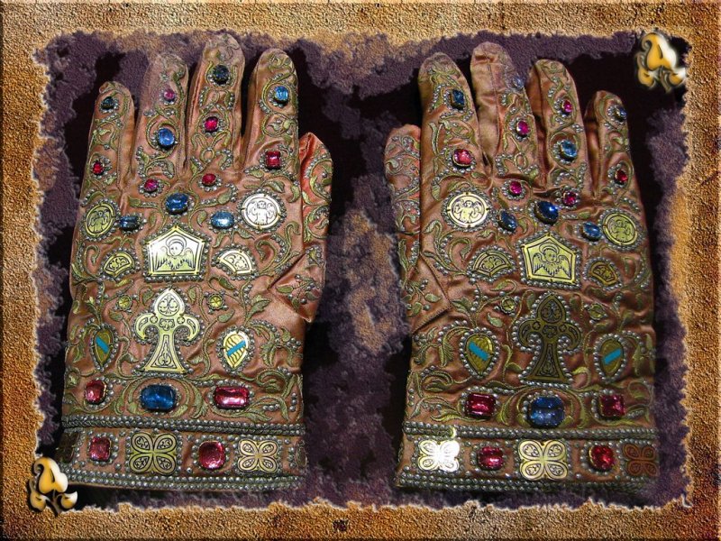 XIVCentury Archbishops Gloves, Hofburg Treasury, Vienna