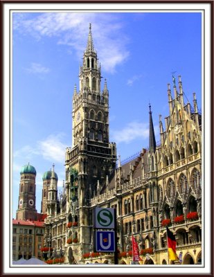 Magnificient Marienplatz... Goddam S & U... Germany