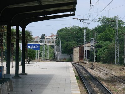 Turkiye Yesilkoy20a the train station.jpg