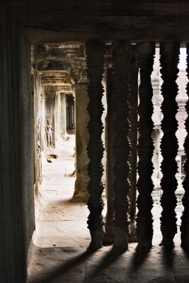 2006.01.05 Inside Angkor Wat