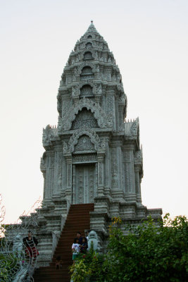 Close-up of the Chedey stupa.