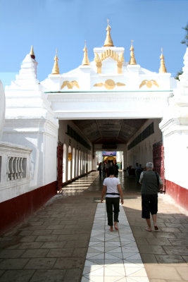 Entryway to the Shwezigone Pagoda.