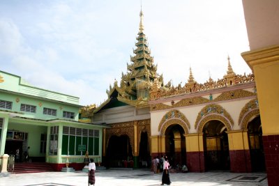 View from the outside of the Mahamuni Pagoda.
