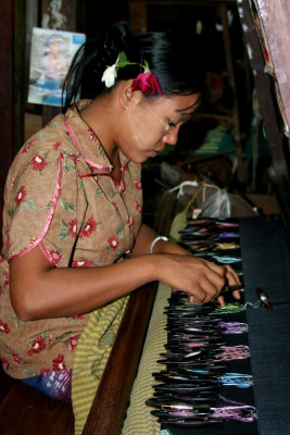 Our next stop was a workshop where the ancient art of silk and cotton weaving (using handlooms) is still practiced.