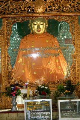 Another golden Buddha image at the Botahtaung Pagoda.