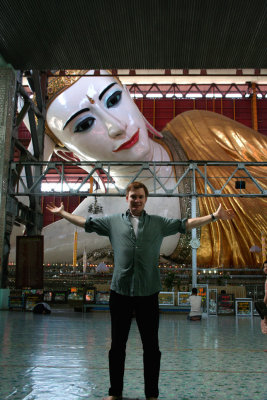 Me standing in front of the Chauk Htat Gyi (76 meters long and 16 meters high) Reclining Buddha in Yangon.