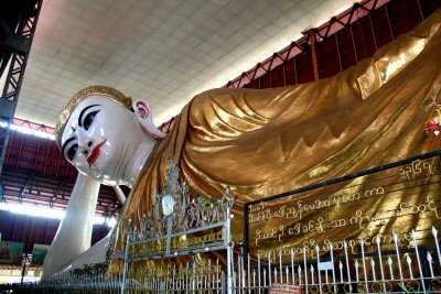 Side view facing the Chauk Htat Gyi Reclining Buddha's head.
