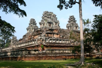 Ta Keo is an incomplete temple in the Khleang style and built as the state temple of King Jayavarman V.