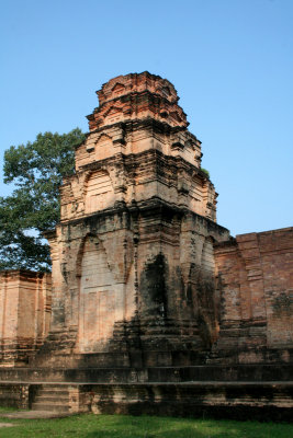 Central tower of the Prasat Kravan Temple.