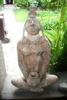 Another Guatemalan sculpture in the hotel.