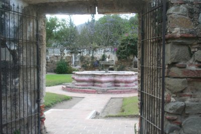 View of the fountain of Santa Clara through the entrance.