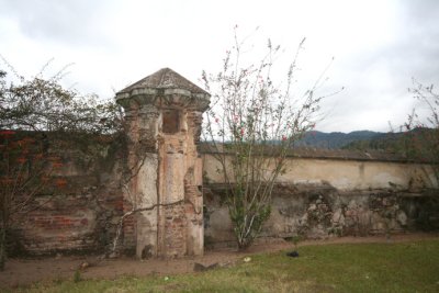 This wall with the tower goes along the north part of the front of the property where La Recoleccin is located.