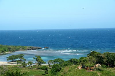 A view of the beautiful coastline on the South Shore of Roatn.