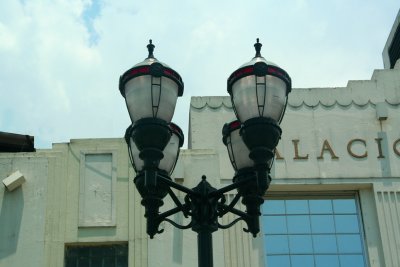 Close-up of the street lamp in front of the Municipal Palace.