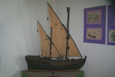 A replica of a boat that was used by the Spanish conquistadors when coming to Central America.