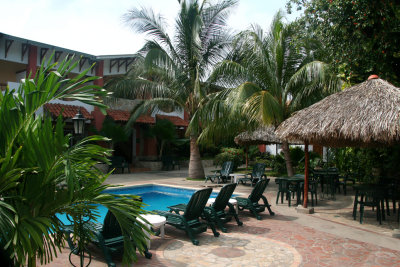 The Hotel Europeo has a beautiful pool in a tropical setting.