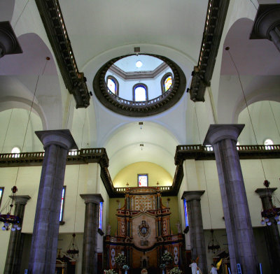 View of the ceiling of the Basilica of Suyapo with a hole leading to a dome.
