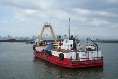 Tugboat crossing the Bay of Panama.