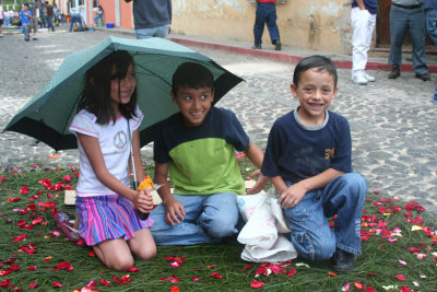 These Guatemalan kids were really enjoying the festive atmosphere of the carpet making!