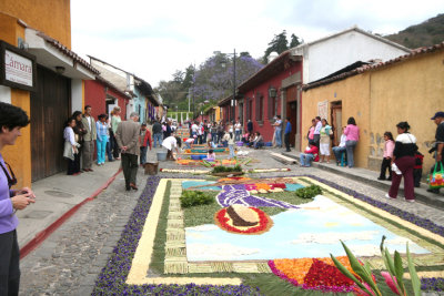 It was starting to get more crowded as the time of the procession was getting nearer.