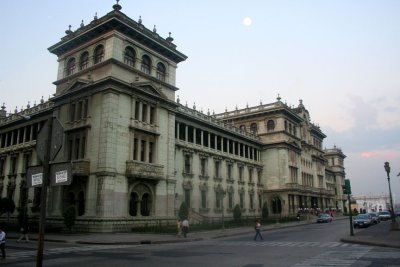 The National Palace was the first building in Guatemala City built with an anti-seismic system.