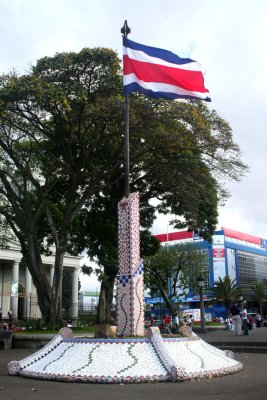 An unusual tiled-flag stand with the Costa Rican flag on display in Parque Central.
