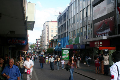 People walking down the busy Avenida Central at lunch time in San Jos.