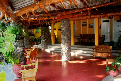 An open sitting area of the Hotel Cacique Inn.