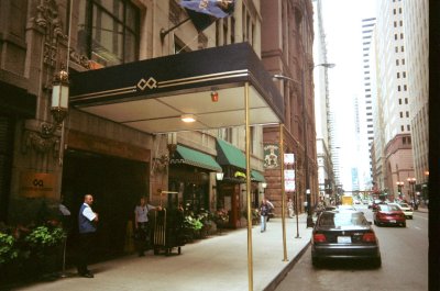Club Quarters Hotel (located in the Loop) was a good choice for a centrally-located hotel.
