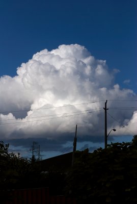 Billowing cloud grows