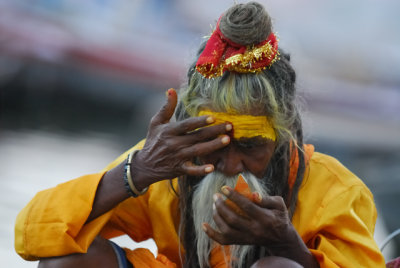 Holy men, Varansai, river Gangesh