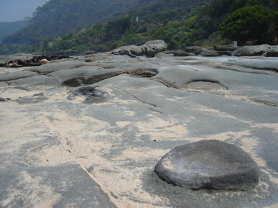 Shipwreck  & beach in between Lorne & Apollo Bay.JPG