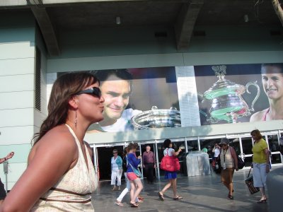 Aussie Open (8) Me giving Federer a kiss....JPG