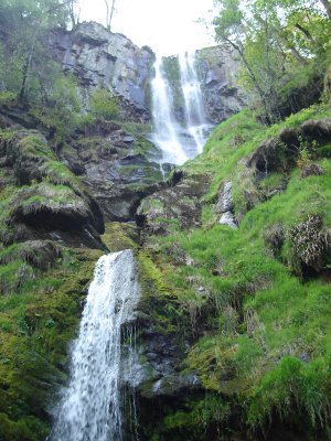 Our walk up Pistyll Rhaeadr (22).JPG