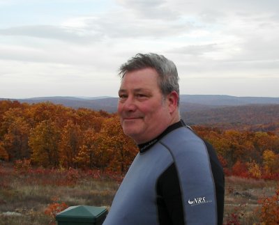 Wally at Taum Sauk Lookout.jpg